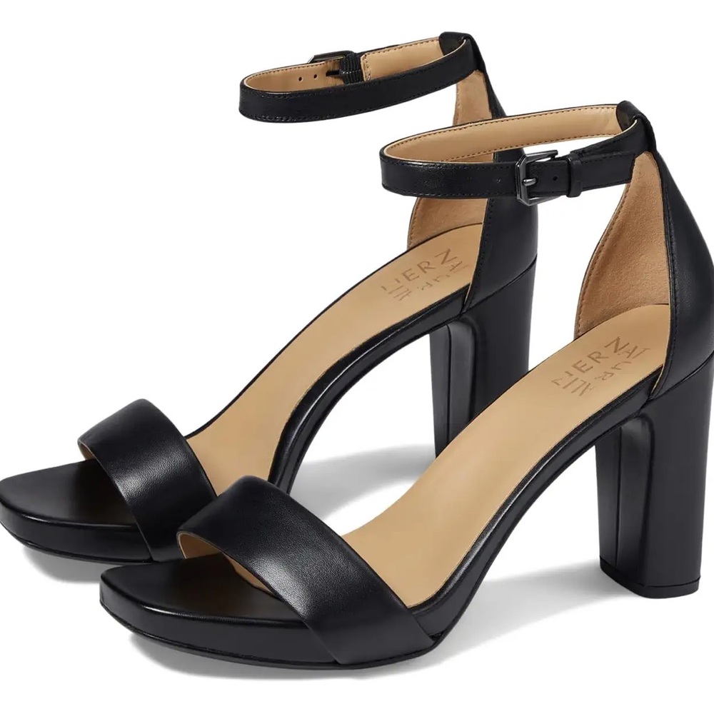 Naturalizer Black Ankle Strap Heels Az 8W